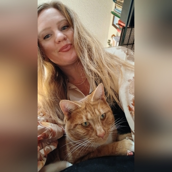 Meet your Posher, Emily - Picture 4 of 14